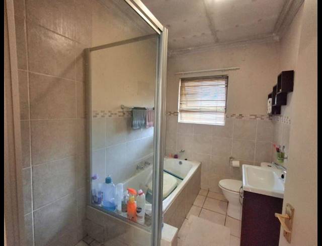 2 BEDROOM PROPERTY TO RENT IN RAVENSWOOD